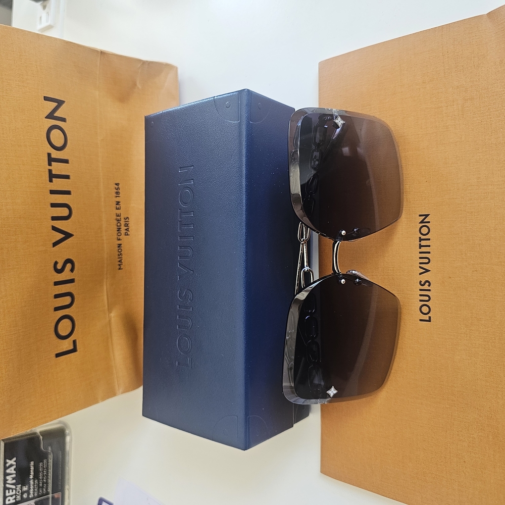 Louis Vuitton Sunglasses with Gradient Lenses